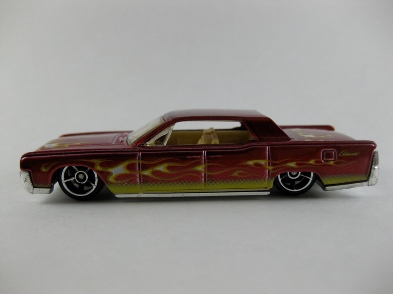 Illustration for article titled Hi, my name is Mr Albee and I'm a diecast addict.